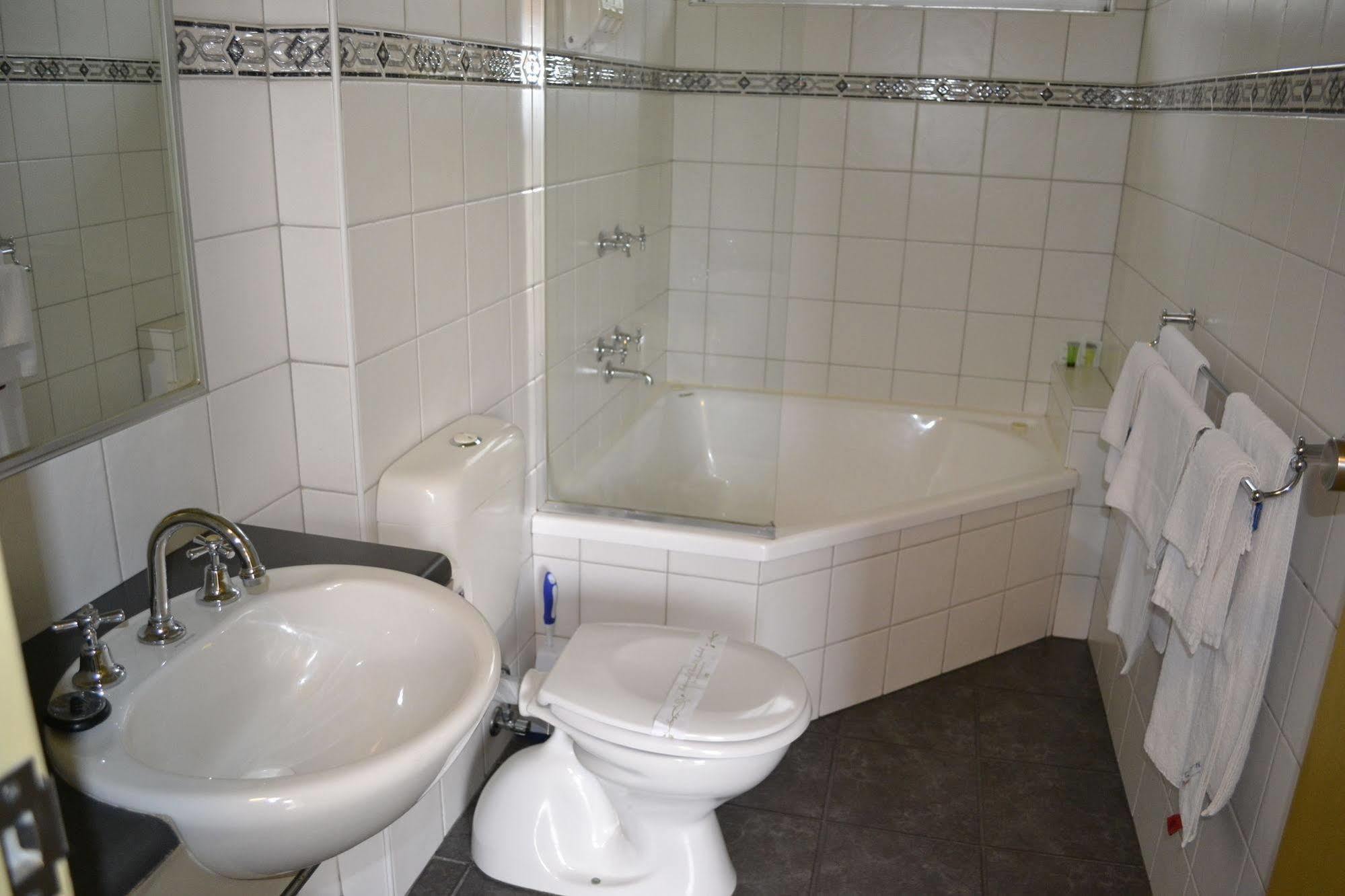 Colac Mid City Motor Inn Εξωτερικό φωτογραφία